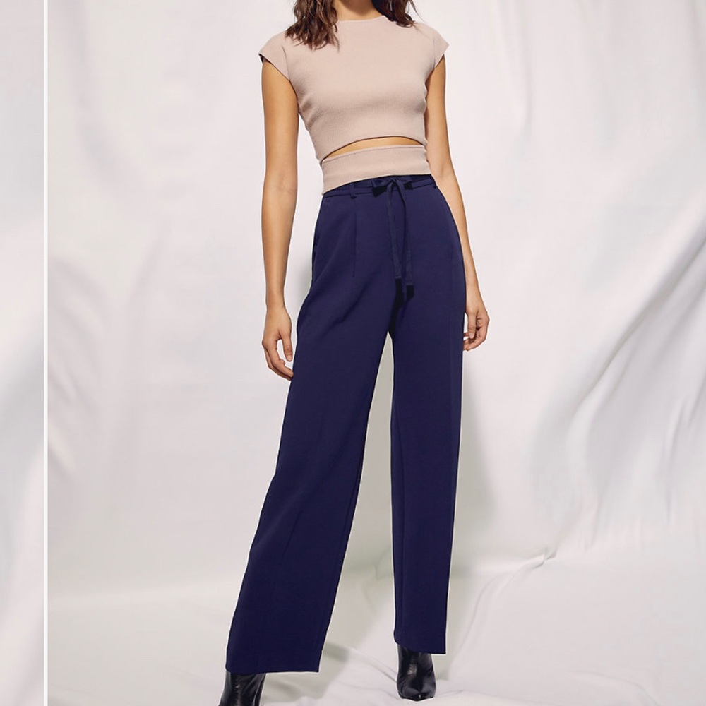 Wilfred Cut out Knit top